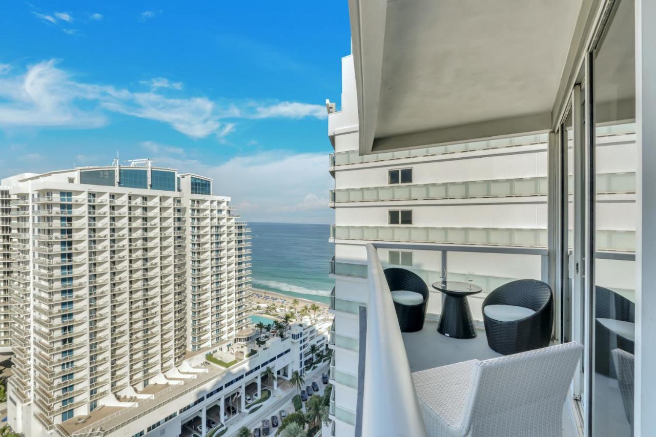 Ocean Views, Rooftop Pools And Amazing Location! *