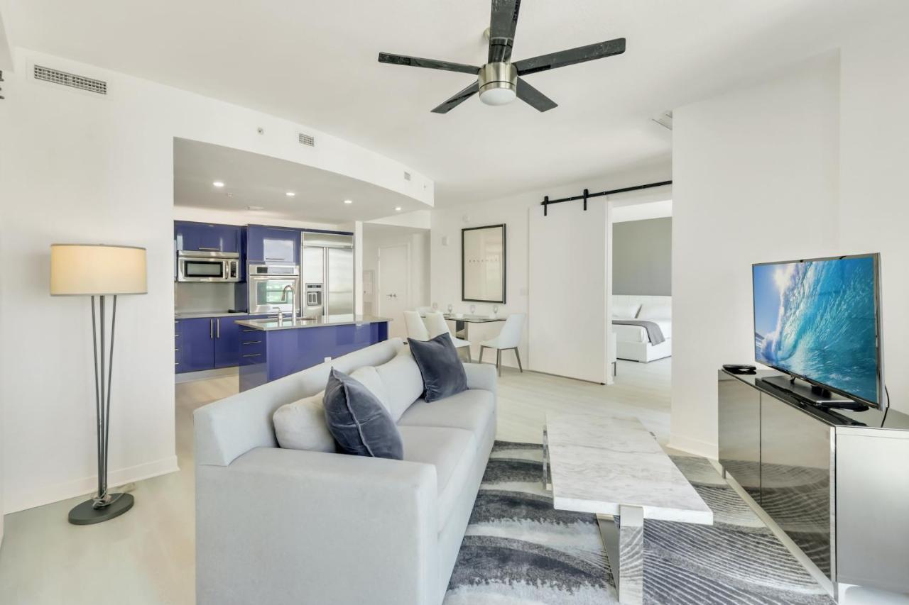Ocean Views, Rooftop Pools And Amazing Location!