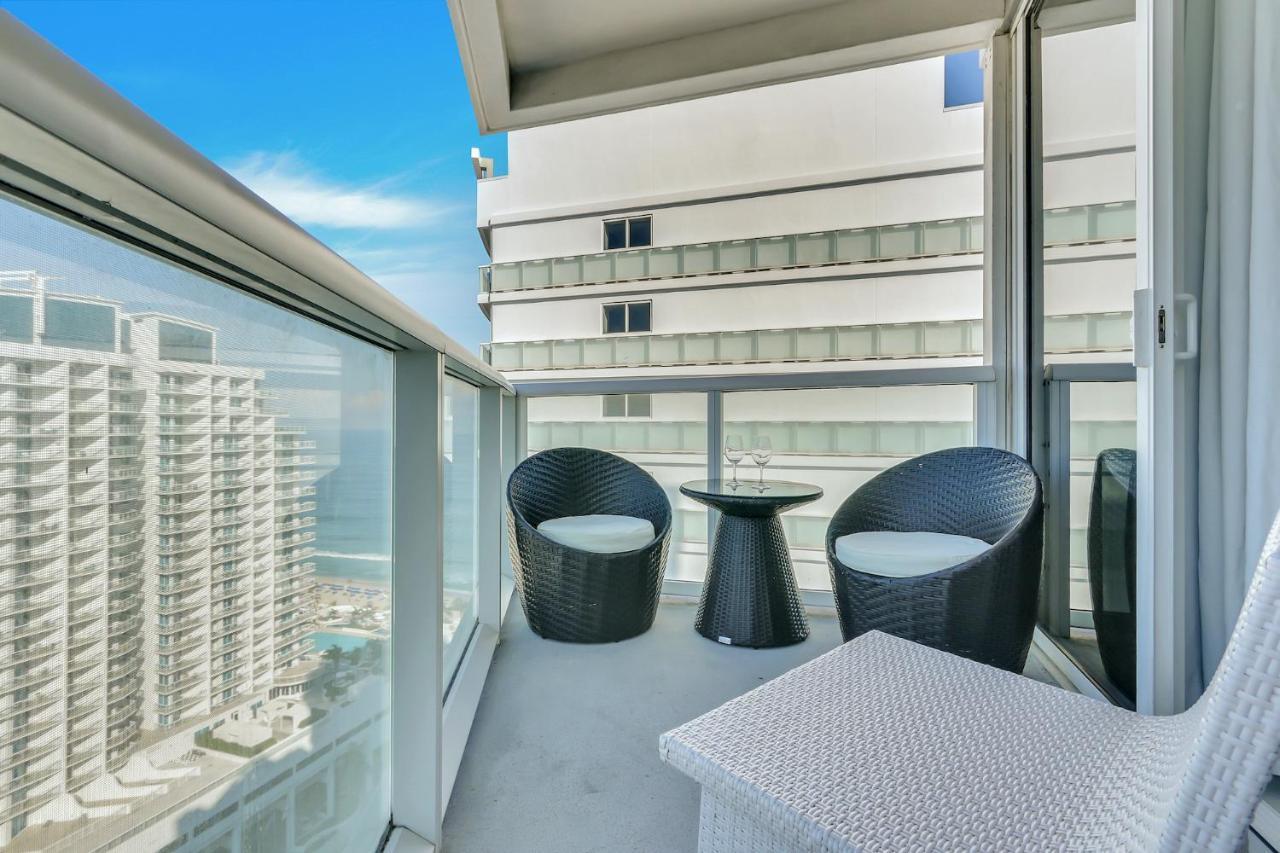 Ocean Views, Rooftop Pools And Amazing Location! Fort Lauderdale