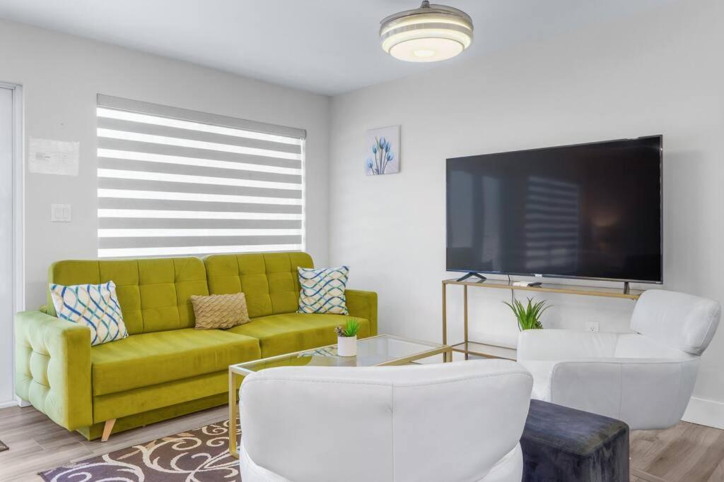 Spacious Living W/ Heated Pool + Outdoor Patio * Fort Lauderdale