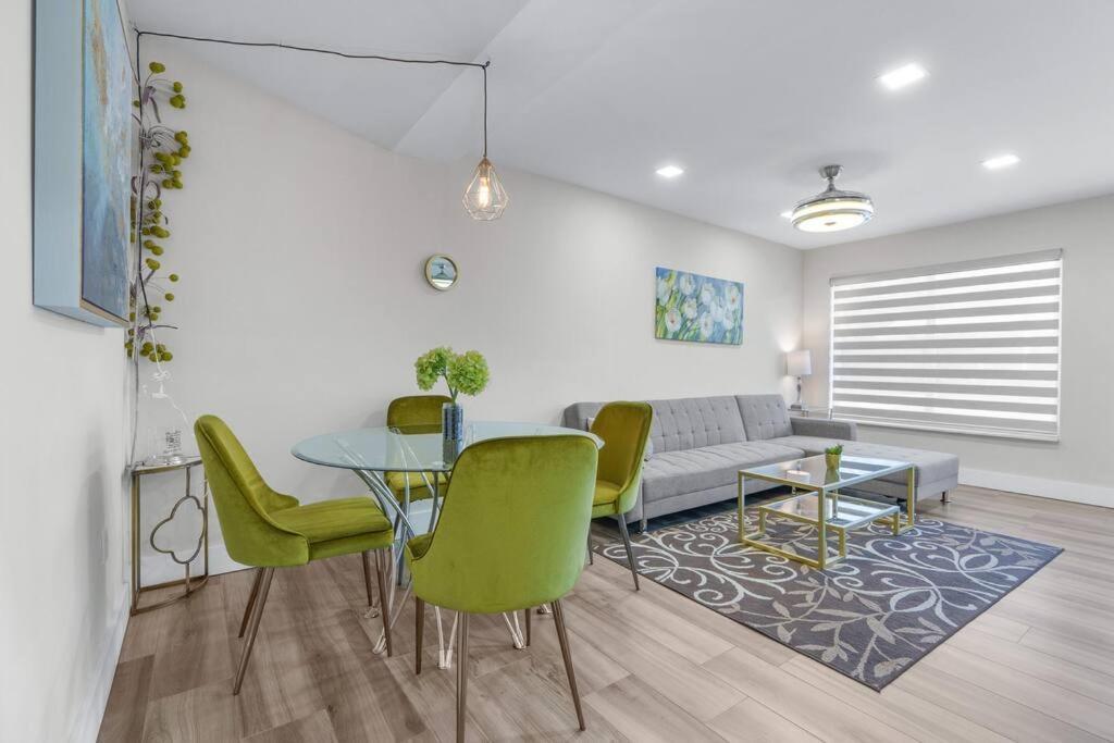 Apartment Spacious Living W/ Heated Pool + Outdoor Patio