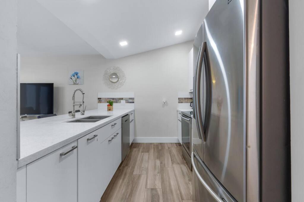 Spacious Living W/ Heated Pool + Outdoor Patio * Fort Lauderdale
