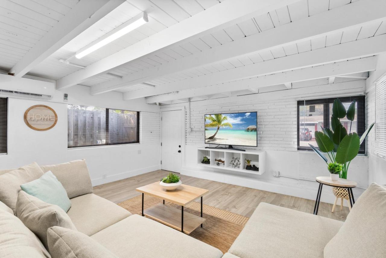 Alani Bay Designer Apartment *