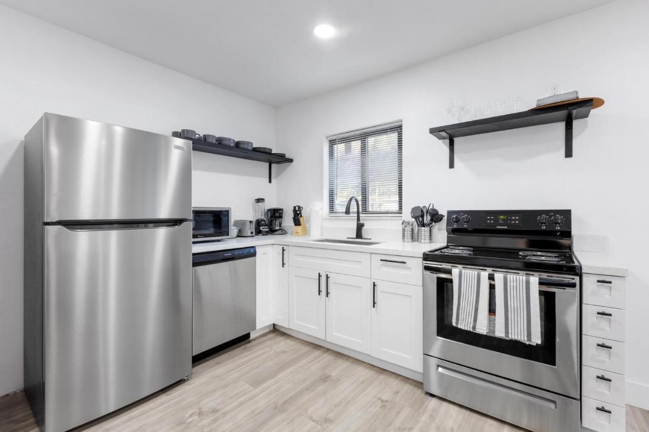 Alani Bay Designer Apartment