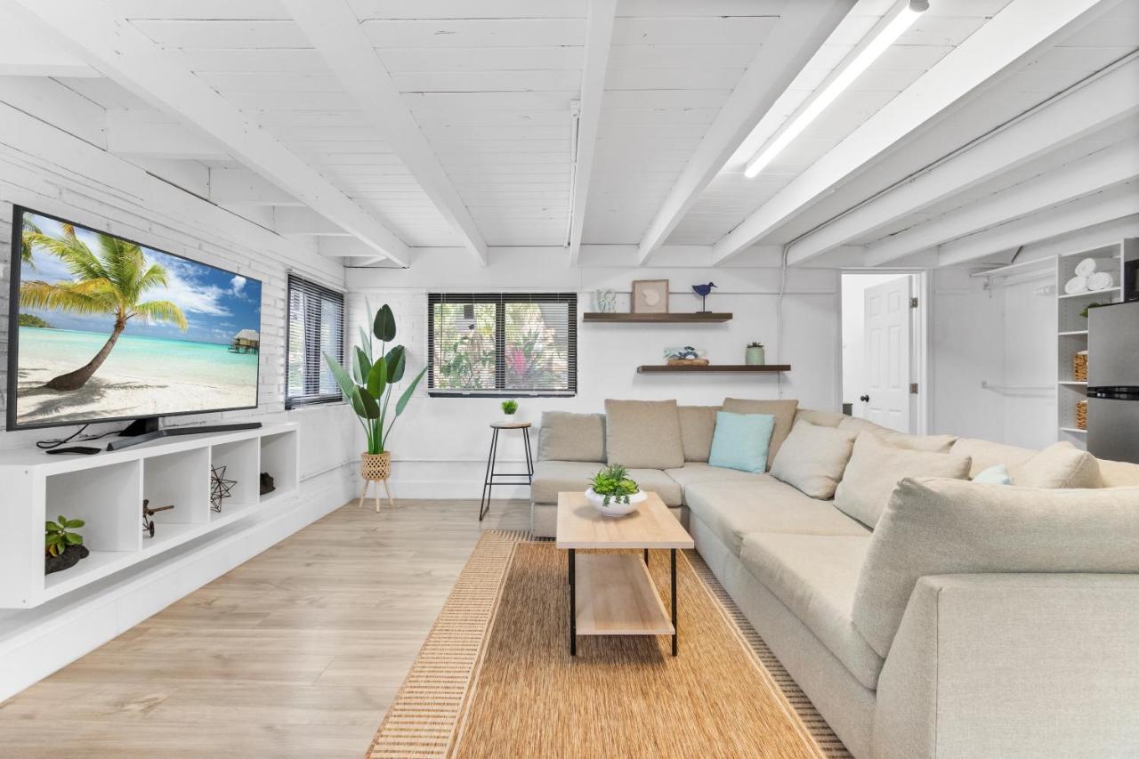 Alani Bay Designer Apartment