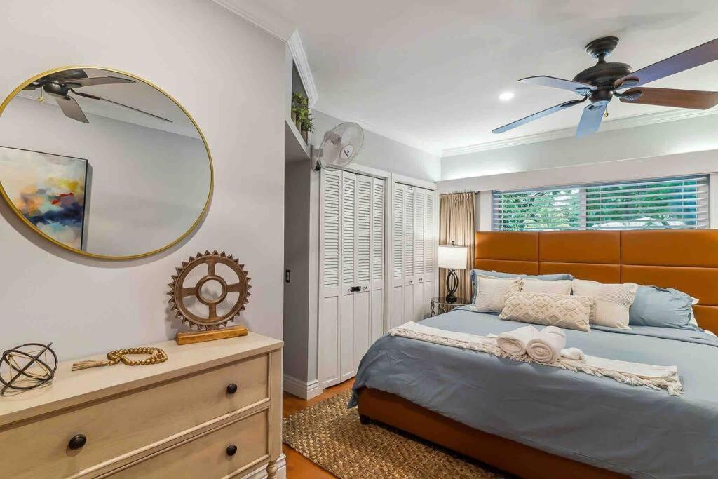 Private Oasis With Pool Near Beaches, Dining & Olas