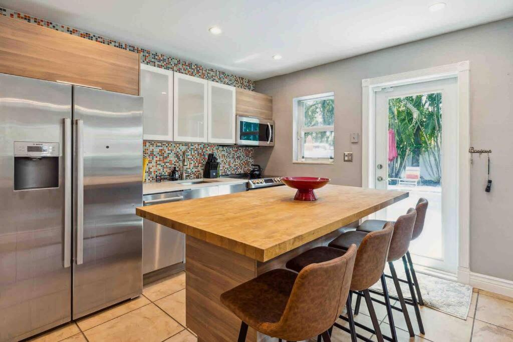 Holiday home Private Oasis With Pool Near Beaches, Dining & Olas Fort Lauderdale