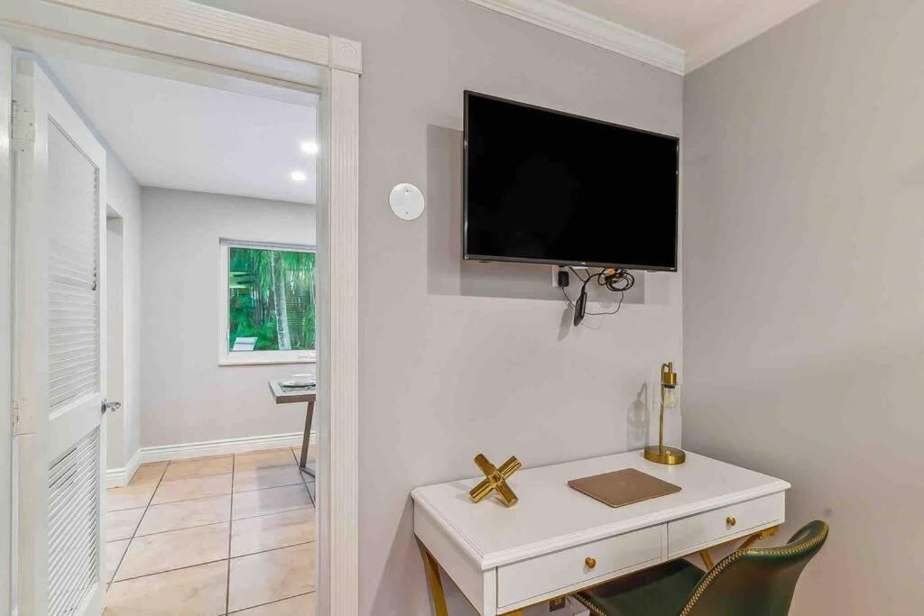 Holiday home Private Oasis With Pool Near Beaches, Dining & Olas Fort Lauderdale