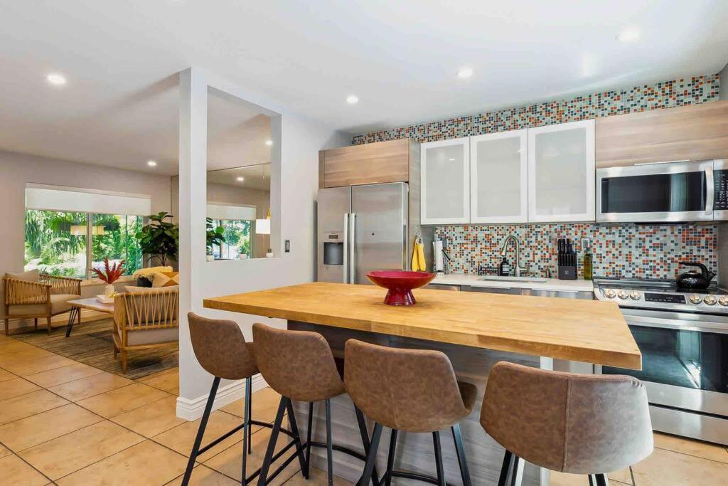 Holiday home Private Oasis With Pool Near Beaches, Dining & Olas