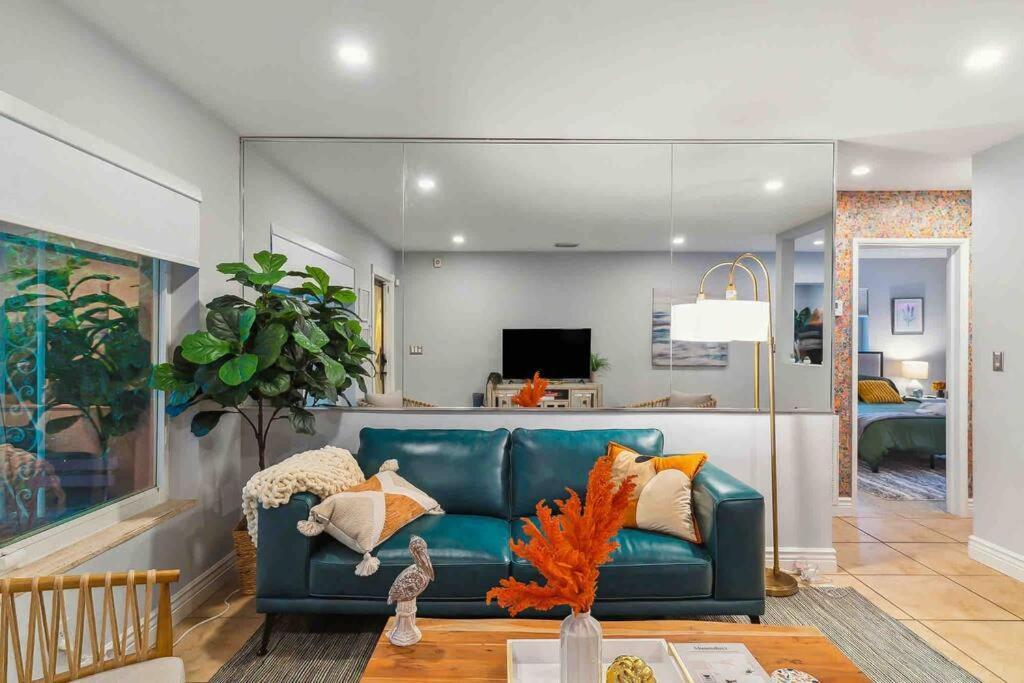 Private Oasis With Pool Near Beaches, Dining & Olas