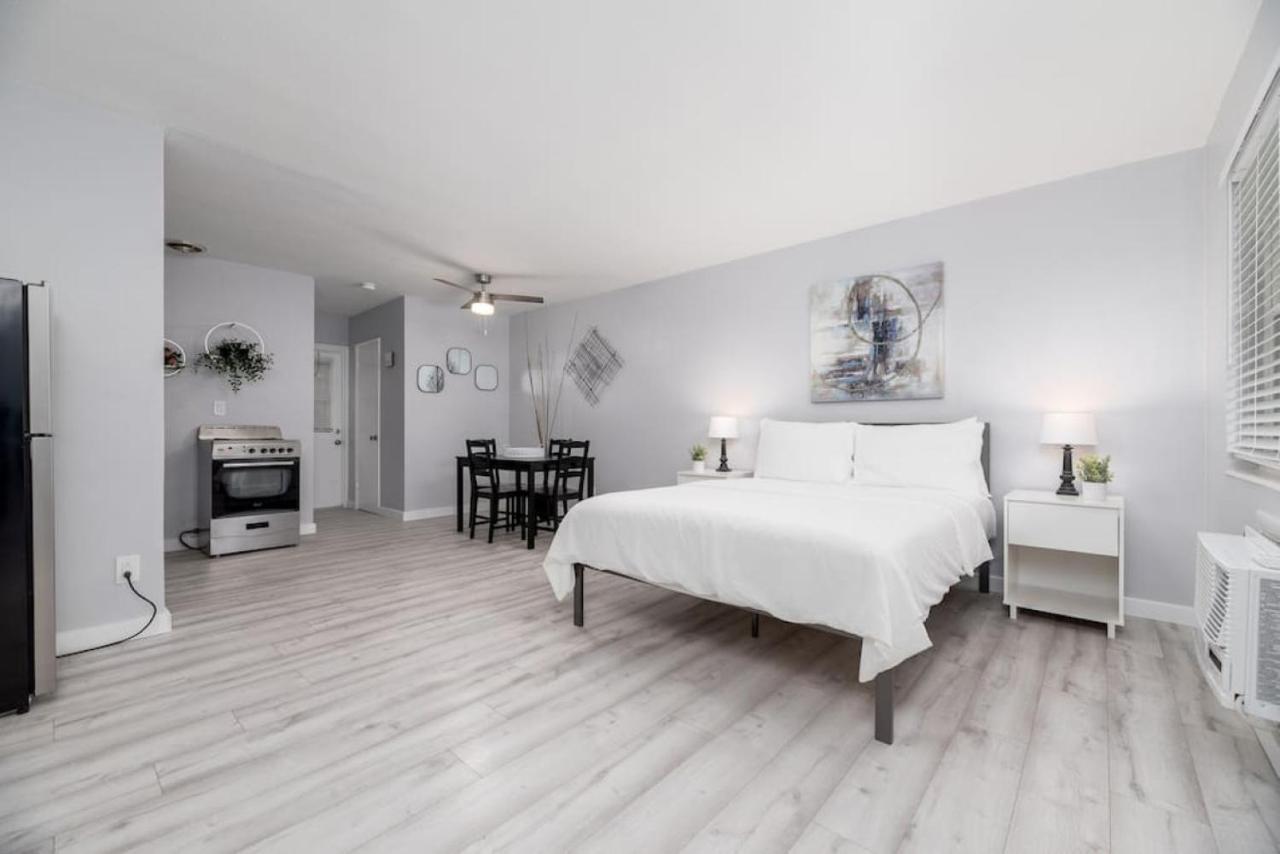 Just Off Wilton Drive 3 Apartment Fort Lauderdale