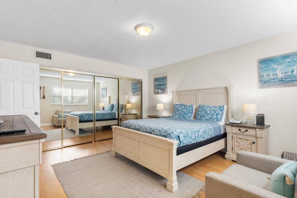 Beachside & Olas Getaway With Pool *