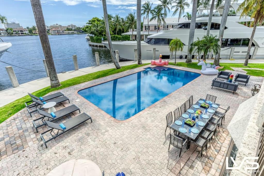 Villakey- Luxe Waterfront 5min To *