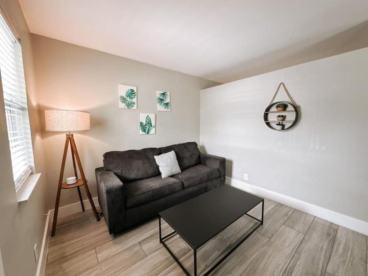 Rustic Retreats Cozy 1br For 4 Guests Minutes From Olas Apartment *