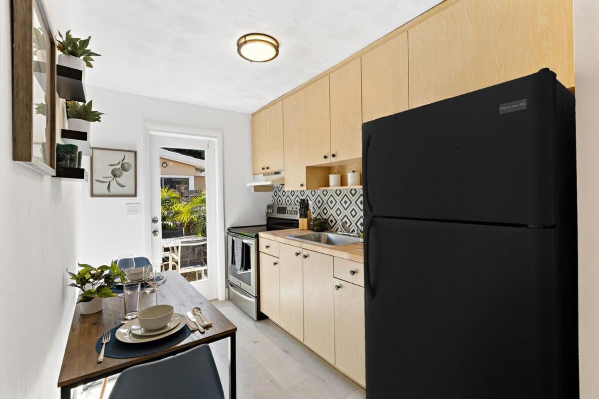 Apartment Lovely Unit With Free Parking On Premises Fort Lauderdale