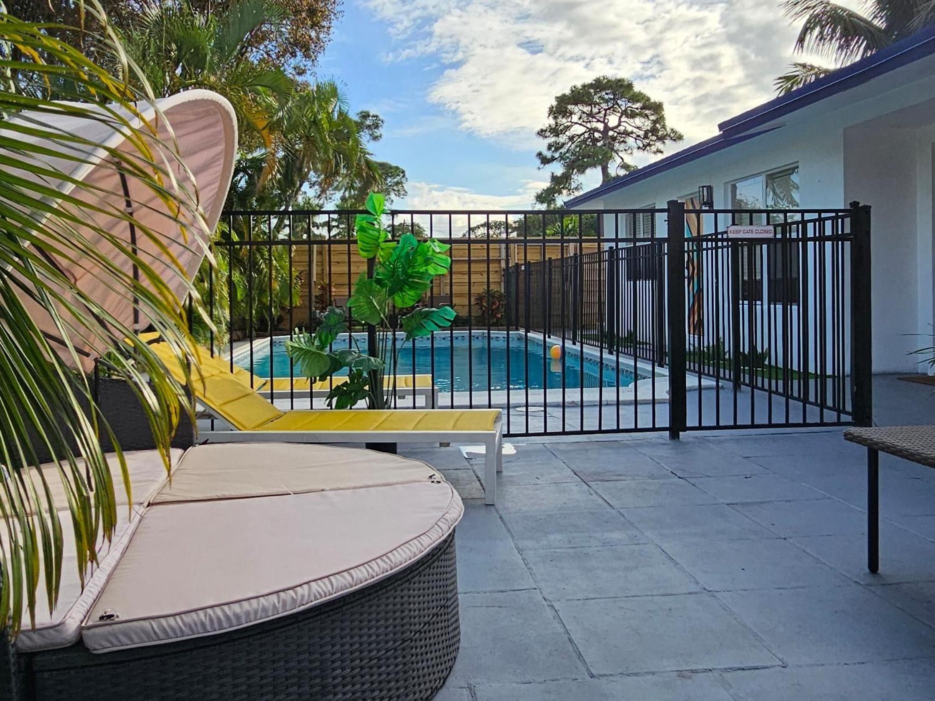 Apartment Coastal Haven: Family-friendly House With Pool Near Beaches