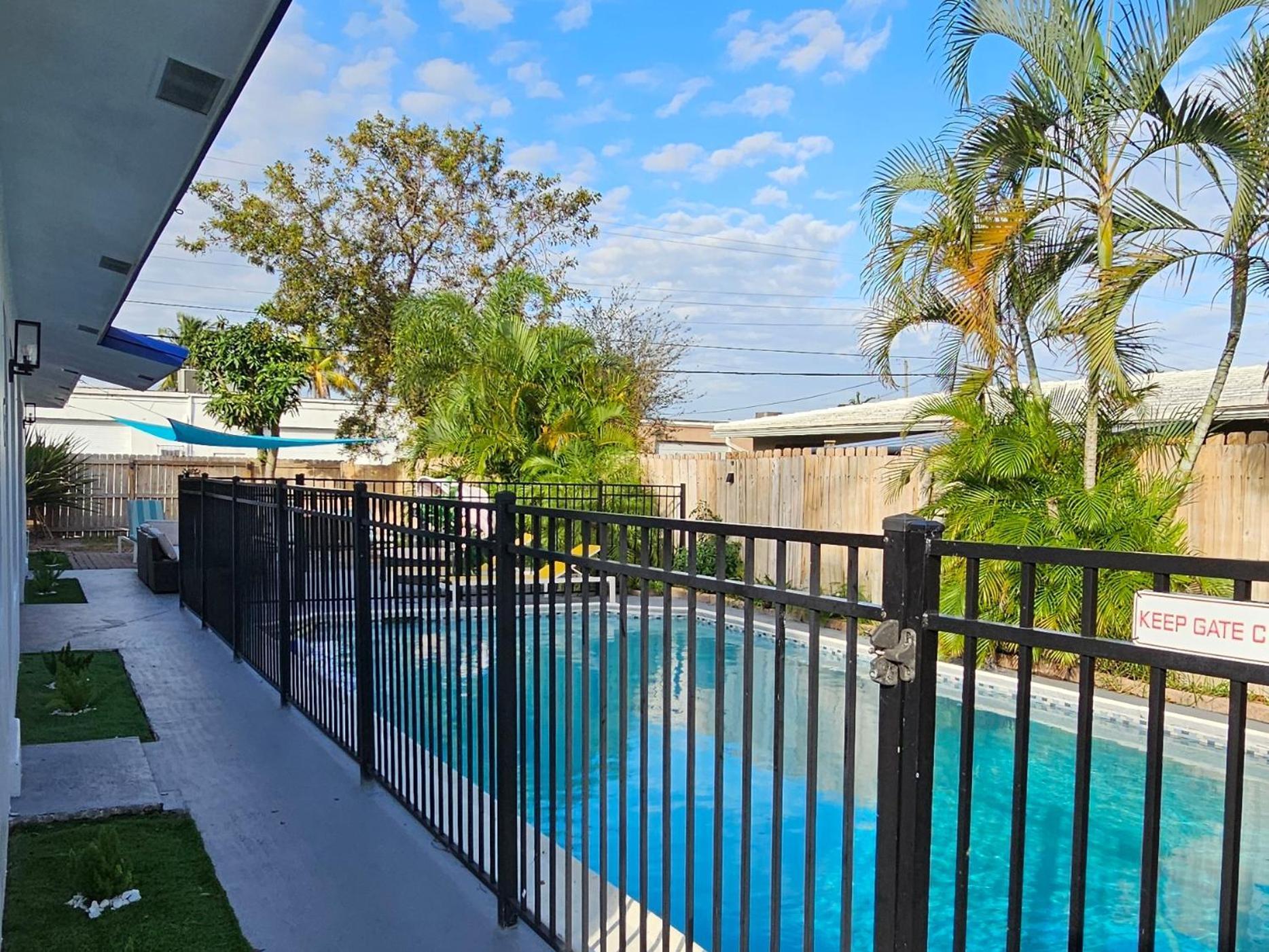Coastal Haven: Family-friendly House With Pool Near Beaches