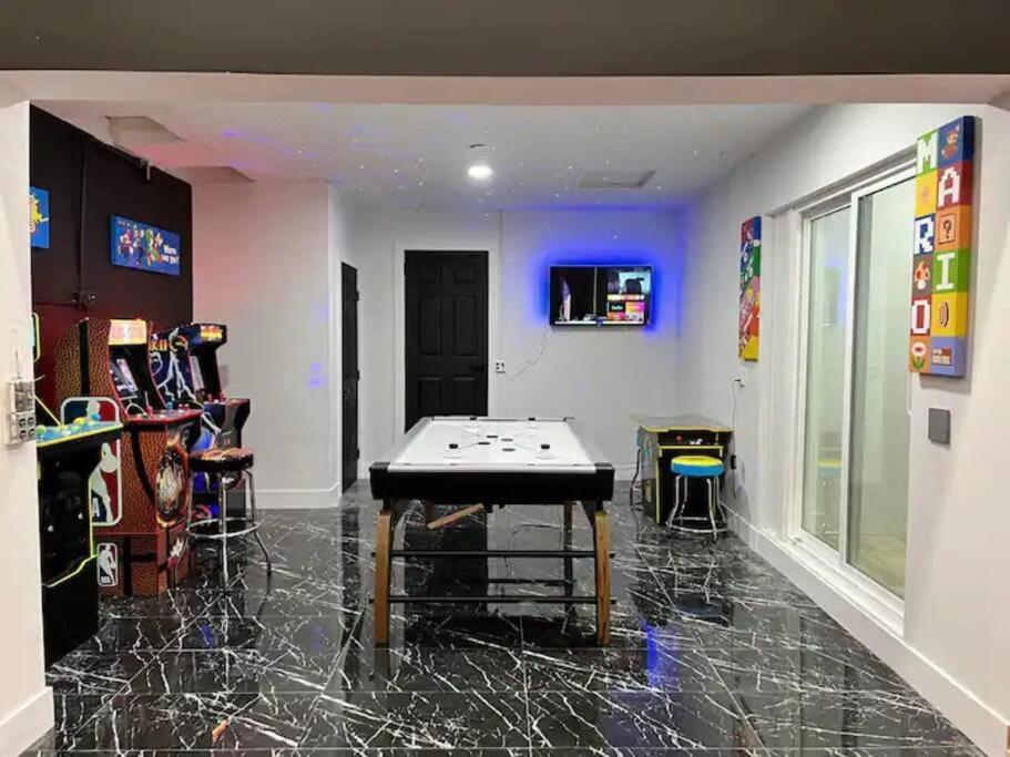 Indoor Basketball, Game Room, Heated Pool, Private *