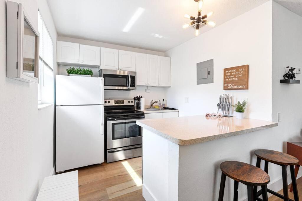 Musicians Lounge - 2 Bedroom With Parking Asssigned Holiday home Fort Lauderdale