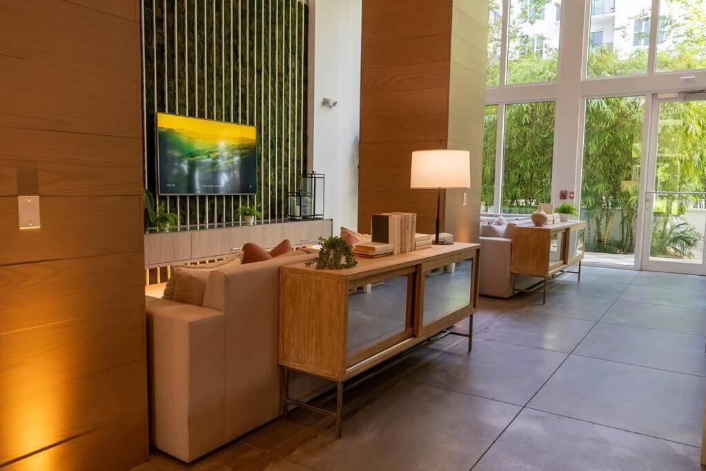 Beachside Bliss 1br Oasis + Pool In Ft Lauderdale Apartment *