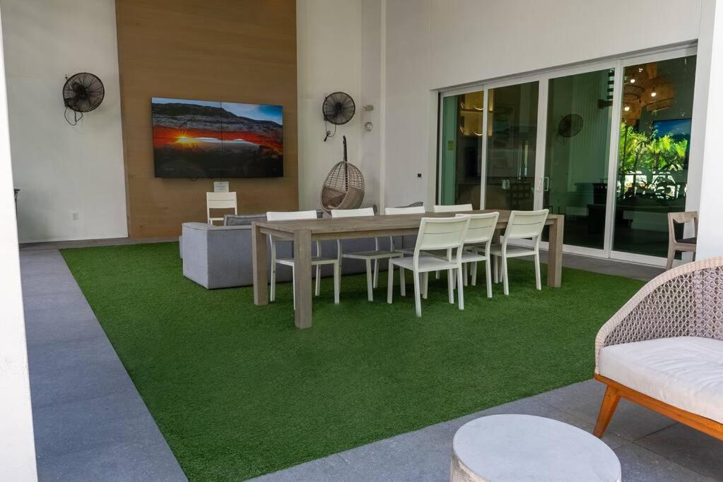 Beachside Bliss 1br Oasis + Pool In Ft Lauderdale Apartment