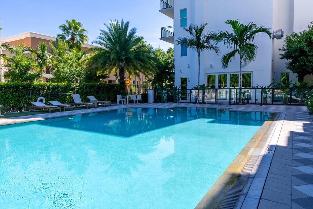 Beachside Bliss 1br Oasis + Pool In Ft Lauderdale * Fort Lauderdale