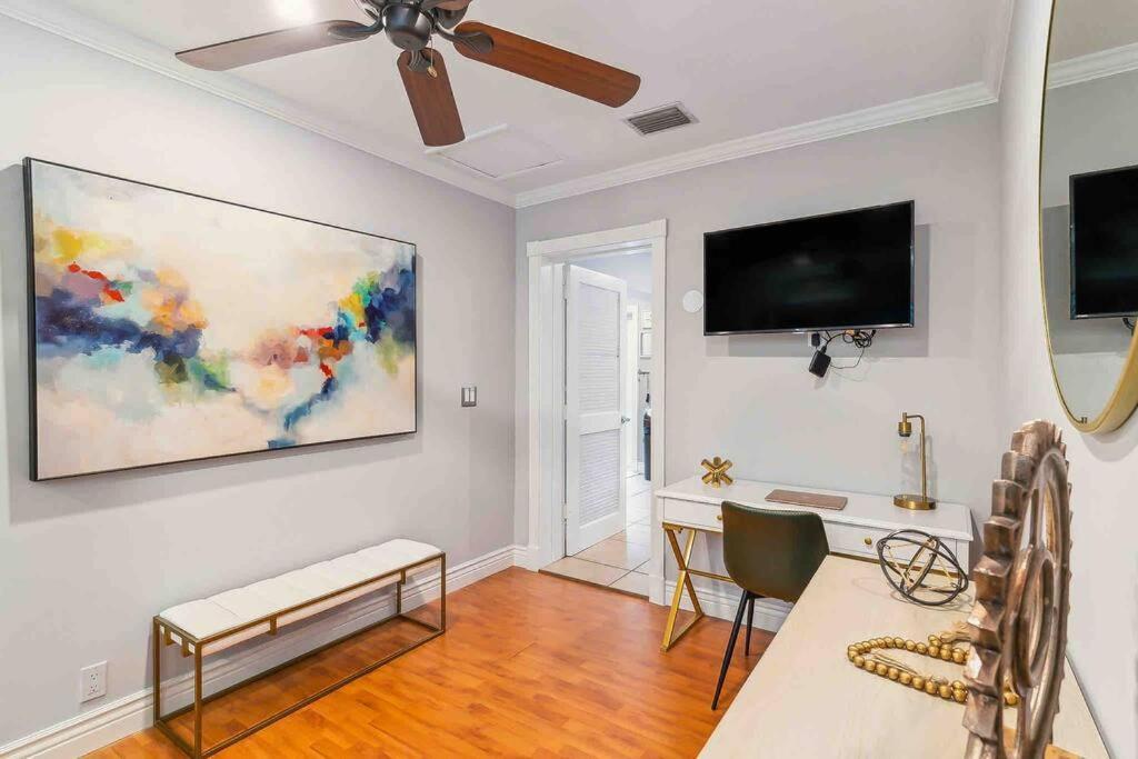 Private Oasis With Pool Near Beaches, Dining & Olas *