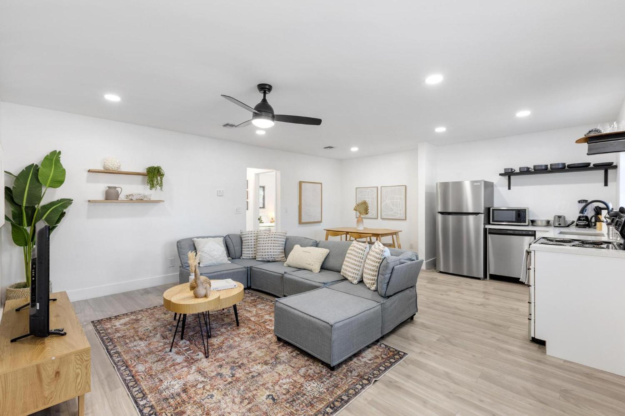 Alani Bay Designer * Fort Lauderdale