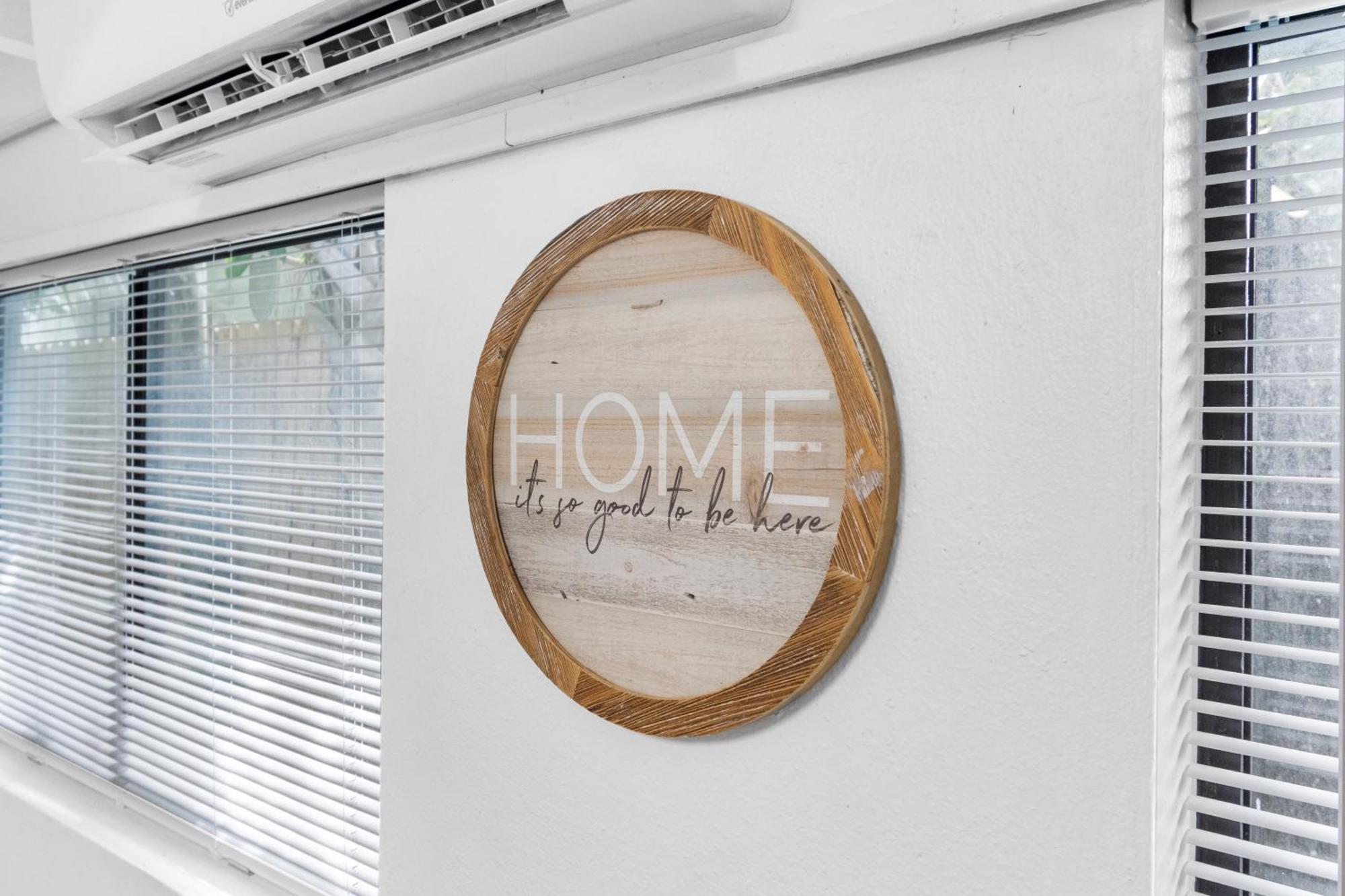 Alani Bay Designer Apartment *