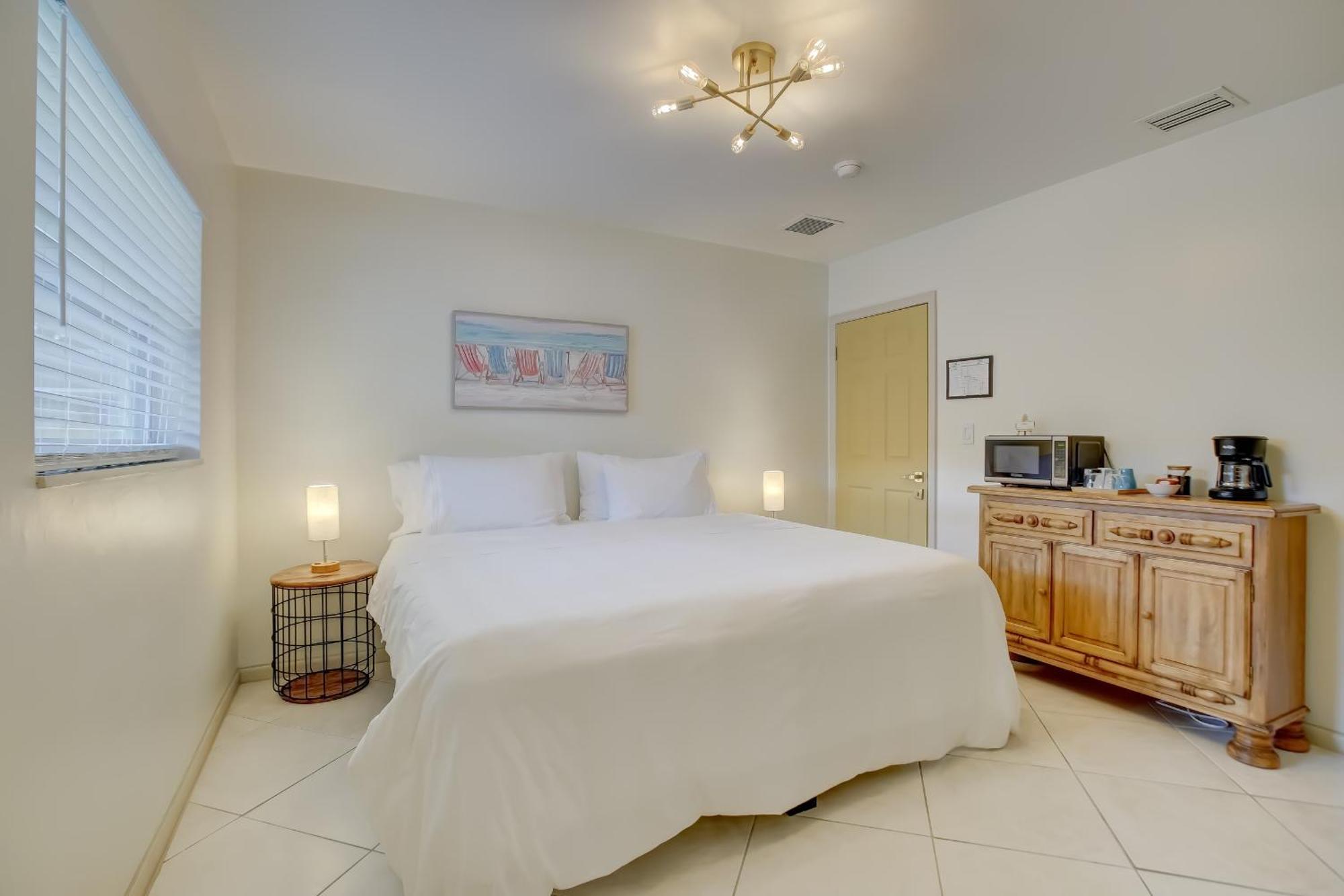 Lokal Tropical Florida Destination