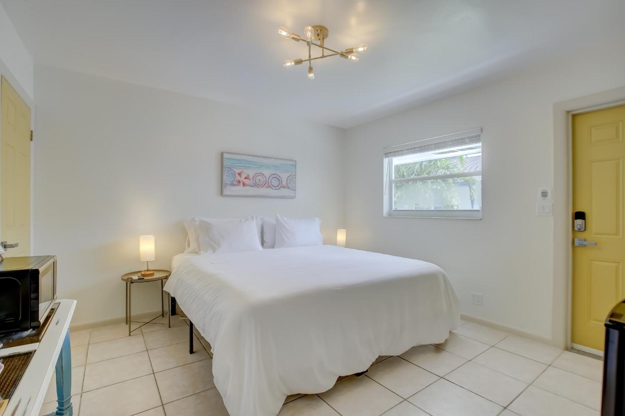 Lokal Tropical Florida Destination