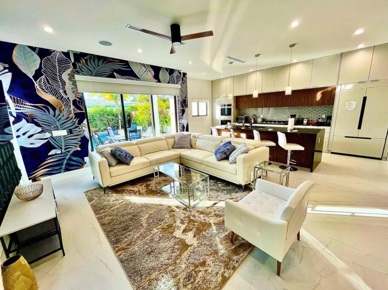 Holiday home Botanical Oasis With 2 Pools *