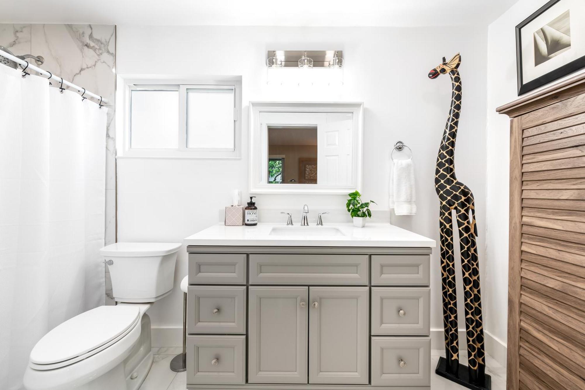 Modern Near Wilton Drive I Pool Table Holiday home Fort Lauderdale