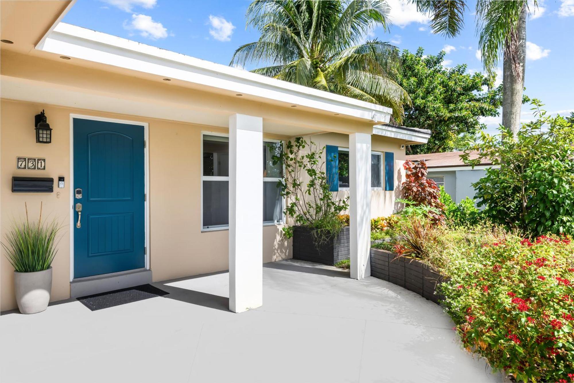 Modern Near Wilton Drive I Pool Table * Fort Lauderdale