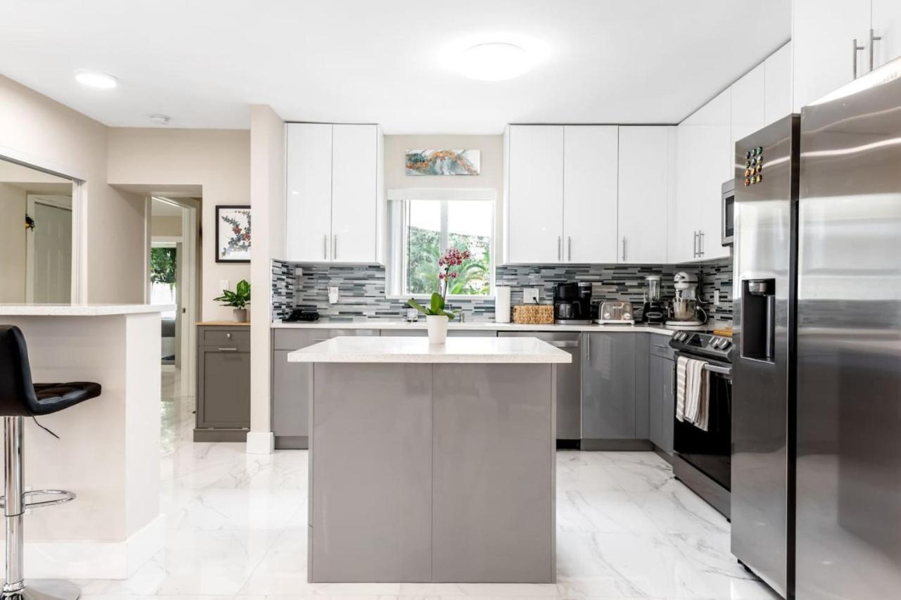 Modern Near Wilton Drive I Pool Table * Fort Lauderdale