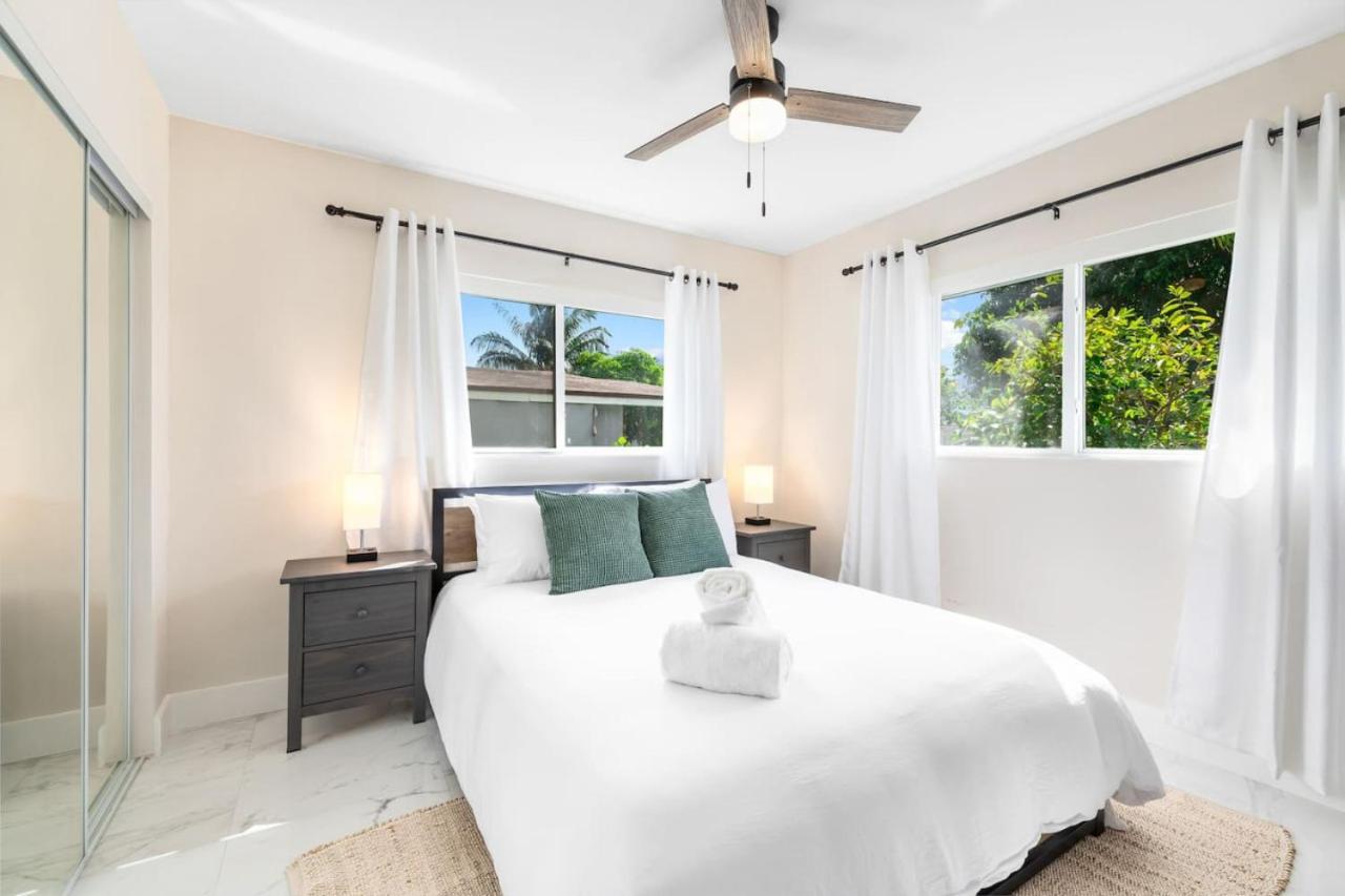 Modern Near Wilton Drive I Pool Table Holiday home Fort Lauderdale