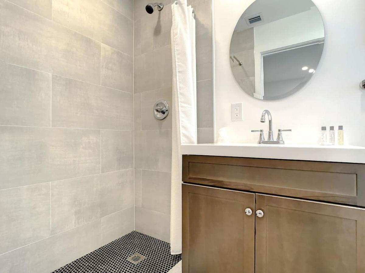Luxe - Heated Pool I 5 Min To I Bbq Grill Holiday home