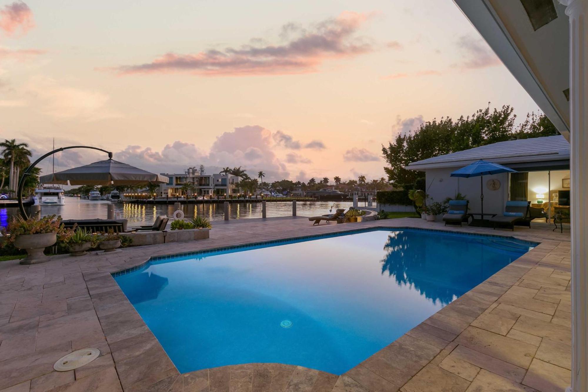 Waterfront Lauderdale House With Heated Pool! Holiday home