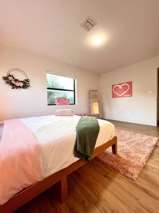 Villa Super Stylish 4 Bedroom Steps From The Fun
