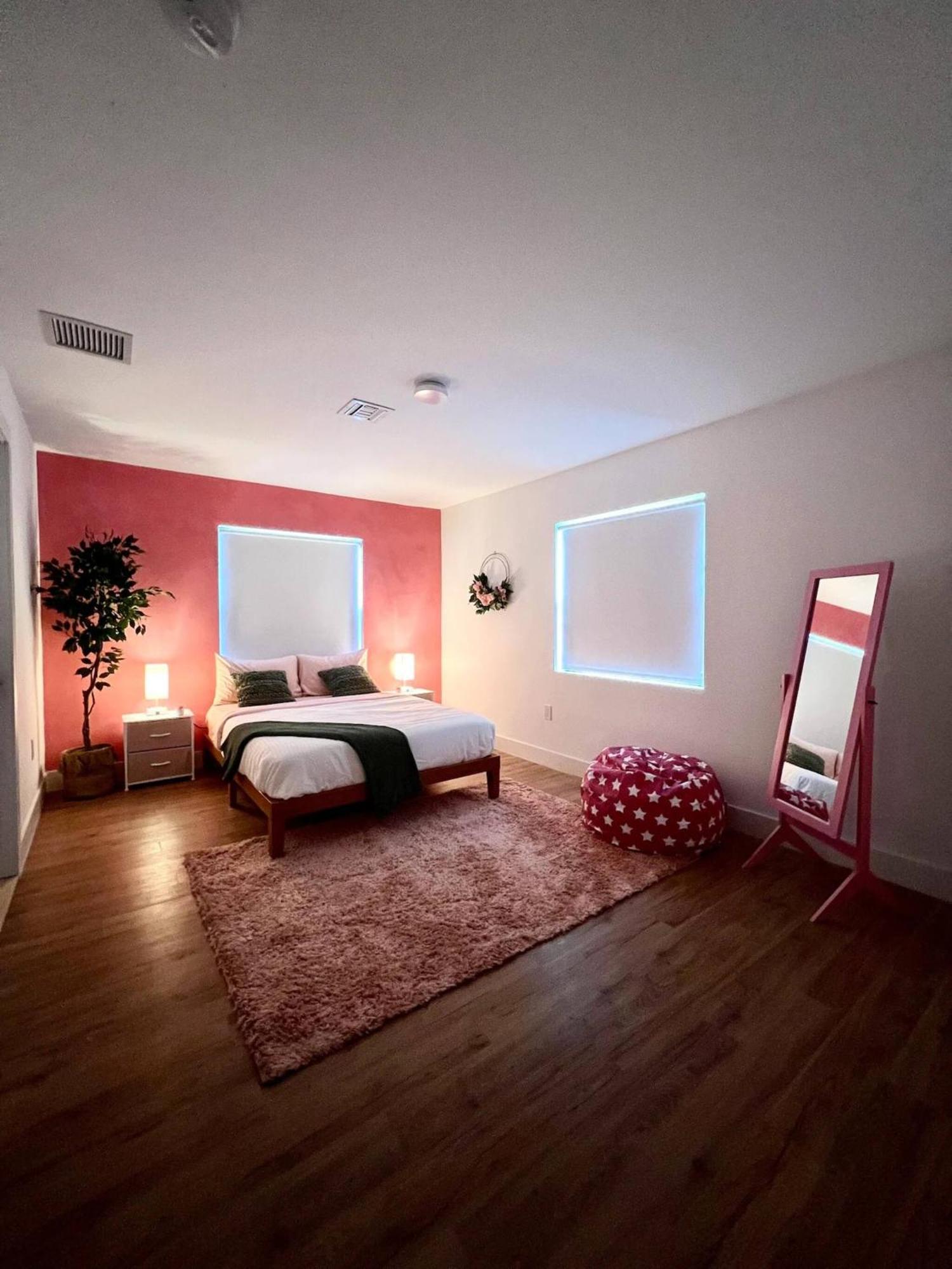 Super Stylish 4 Bedroom Steps From The Fun *