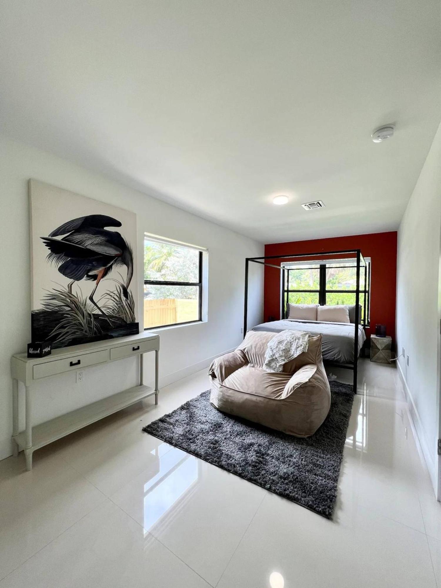 Super Stylish 4 Bedroom Steps From The Fun Villa Fort Lauderdale