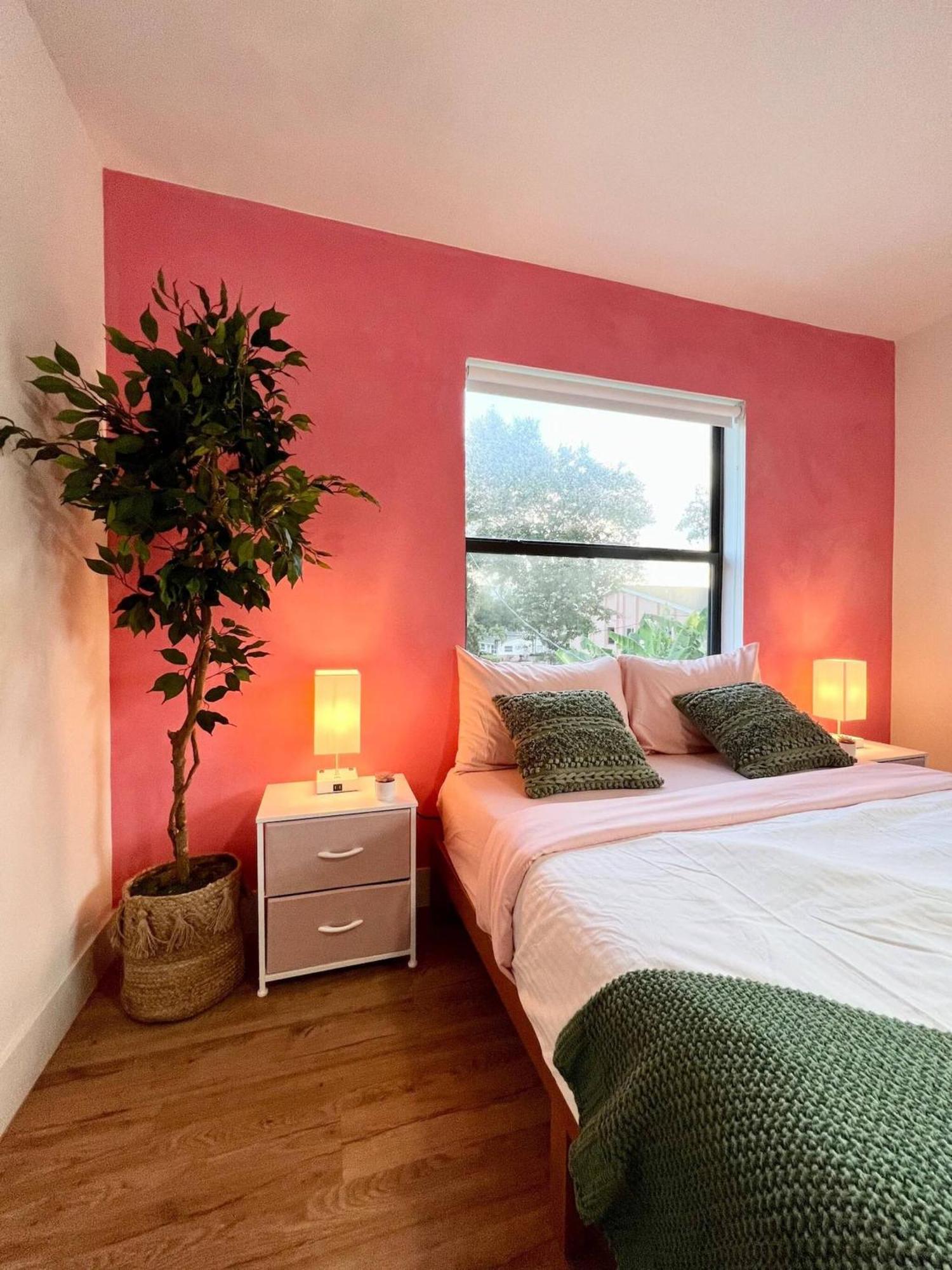 Villa Super Stylish 4 Bedroom Steps From The Fun Fort Lauderdale