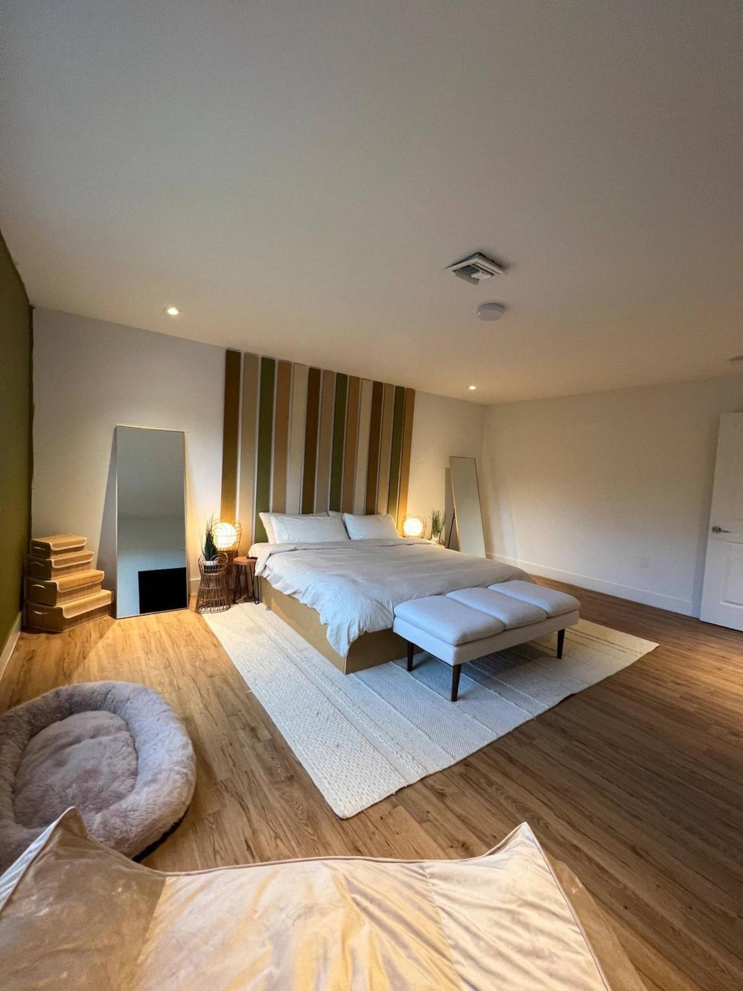Villa Super Stylish 4 Bedroom Steps From The Fun