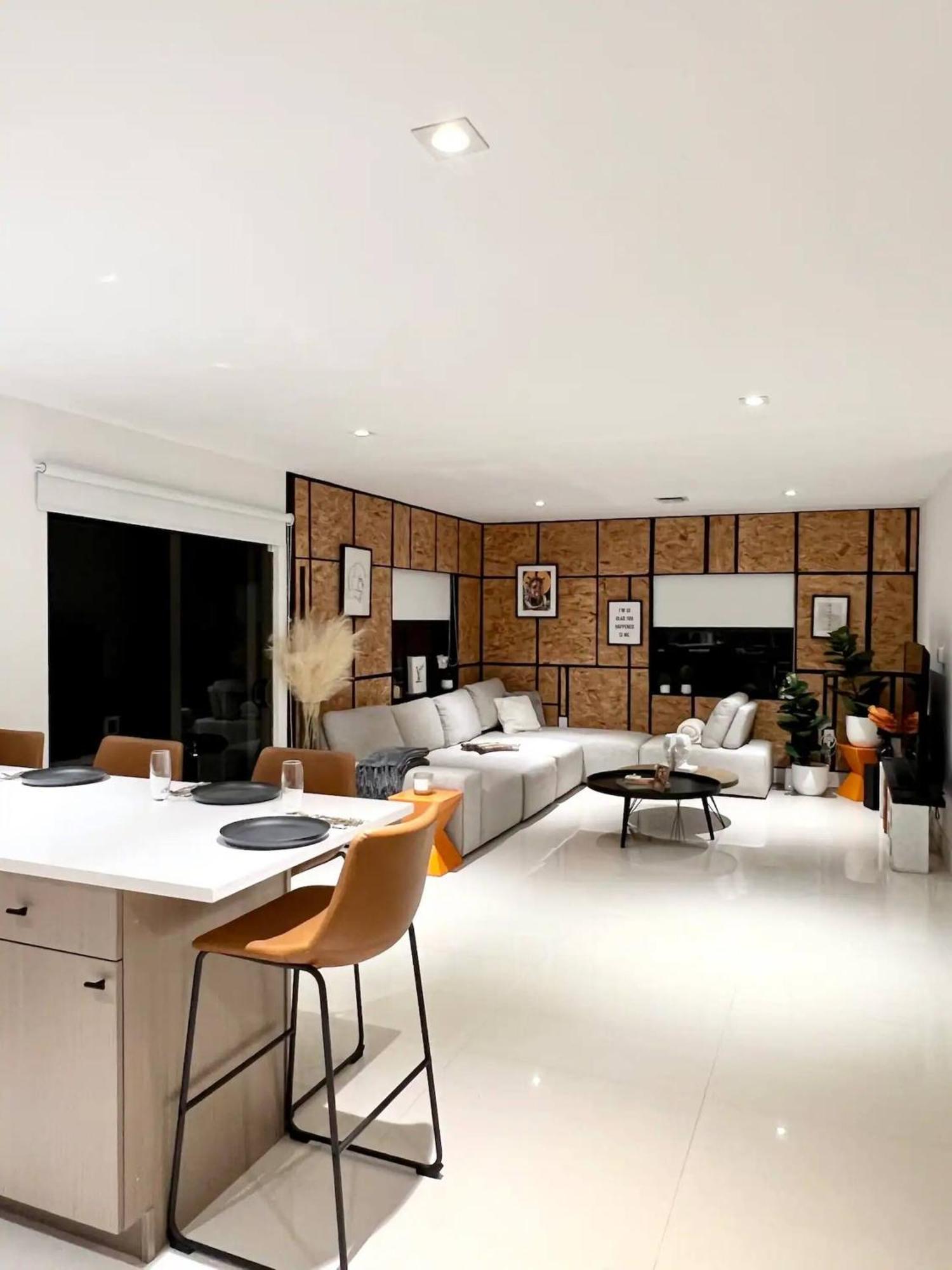 Super Stylish 4 Bedroom Steps From The Fun Villa Fort Lauderdale