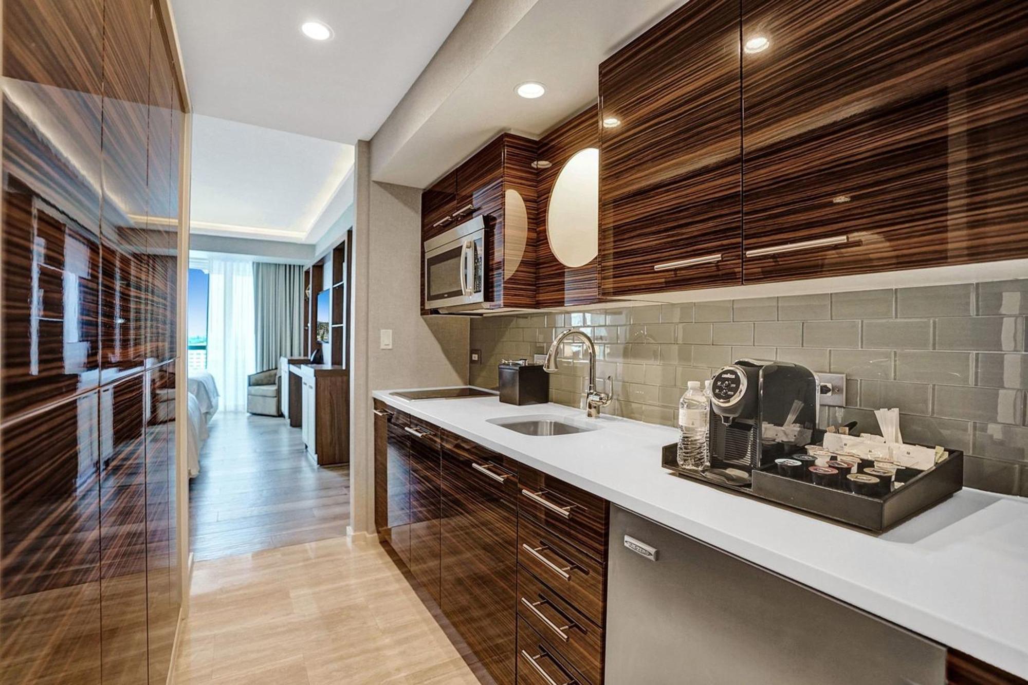 Apartment Elegant Beachfront - Your Perfect Getaway!
