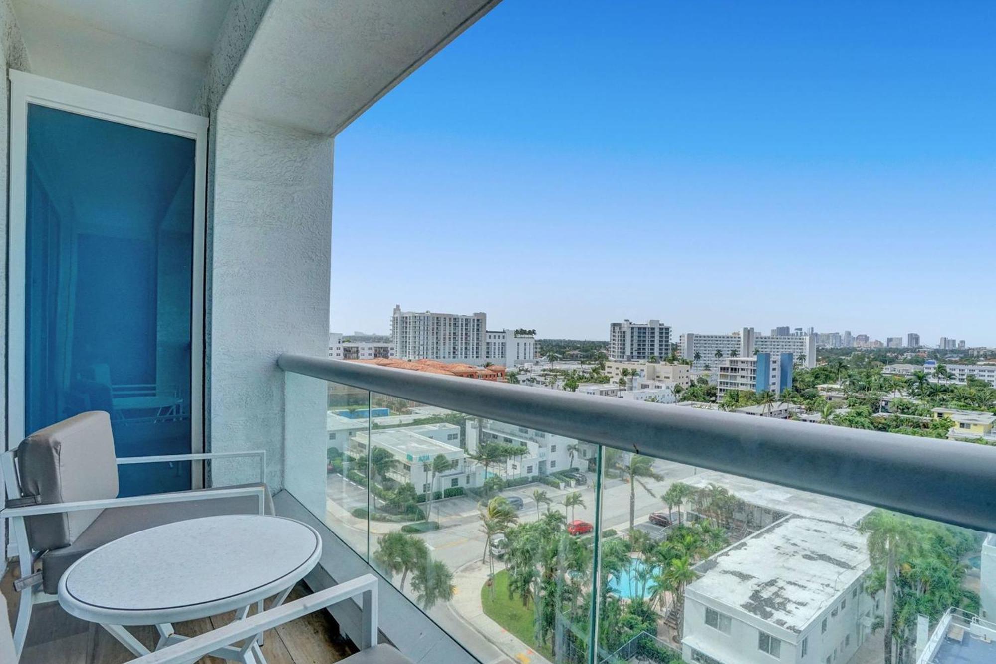 Apartment Elegant Beachfront - Your Perfect Getaway!