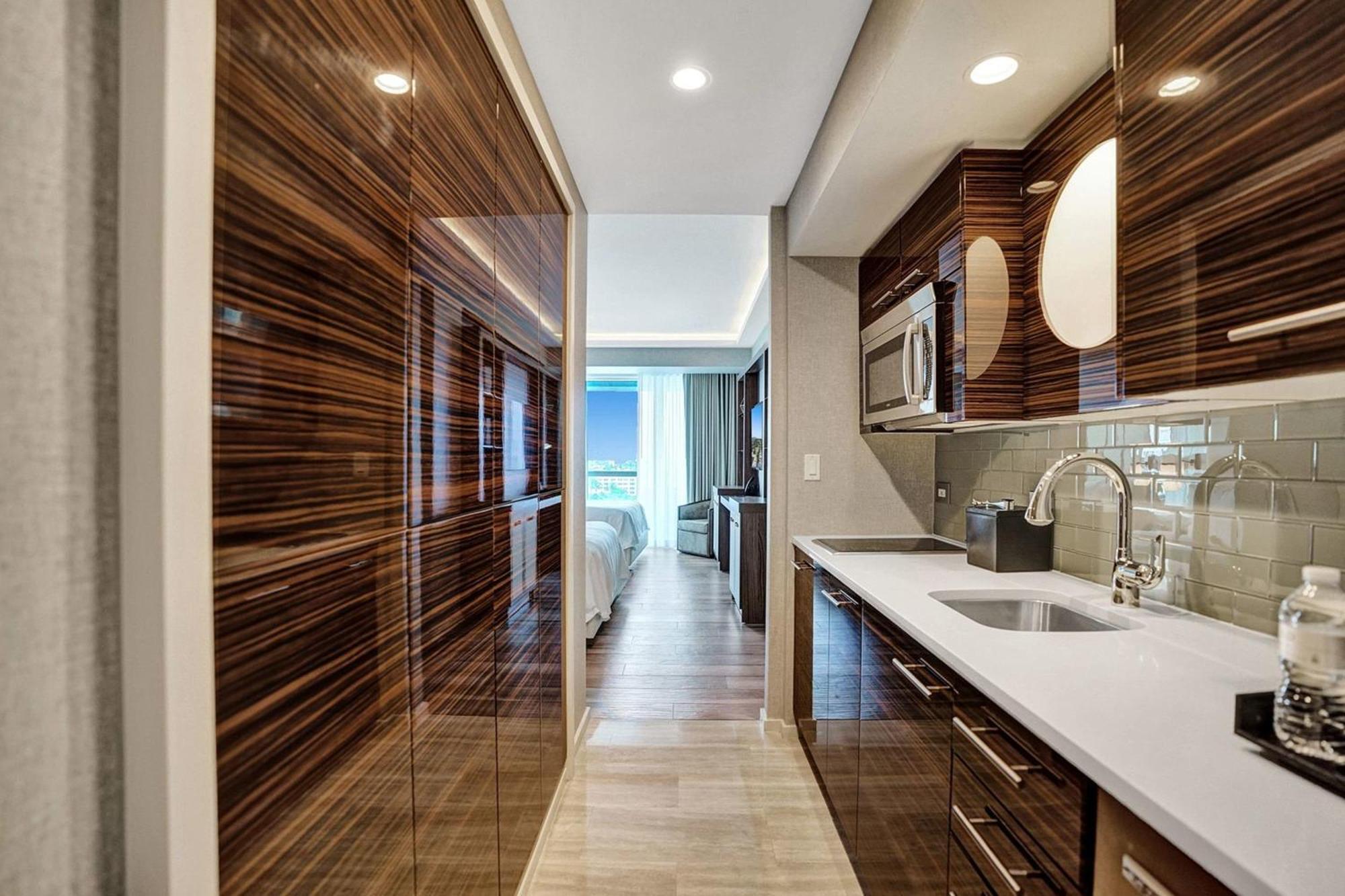 Apartment Elegant Beachfront - Your Perfect Getaway! *