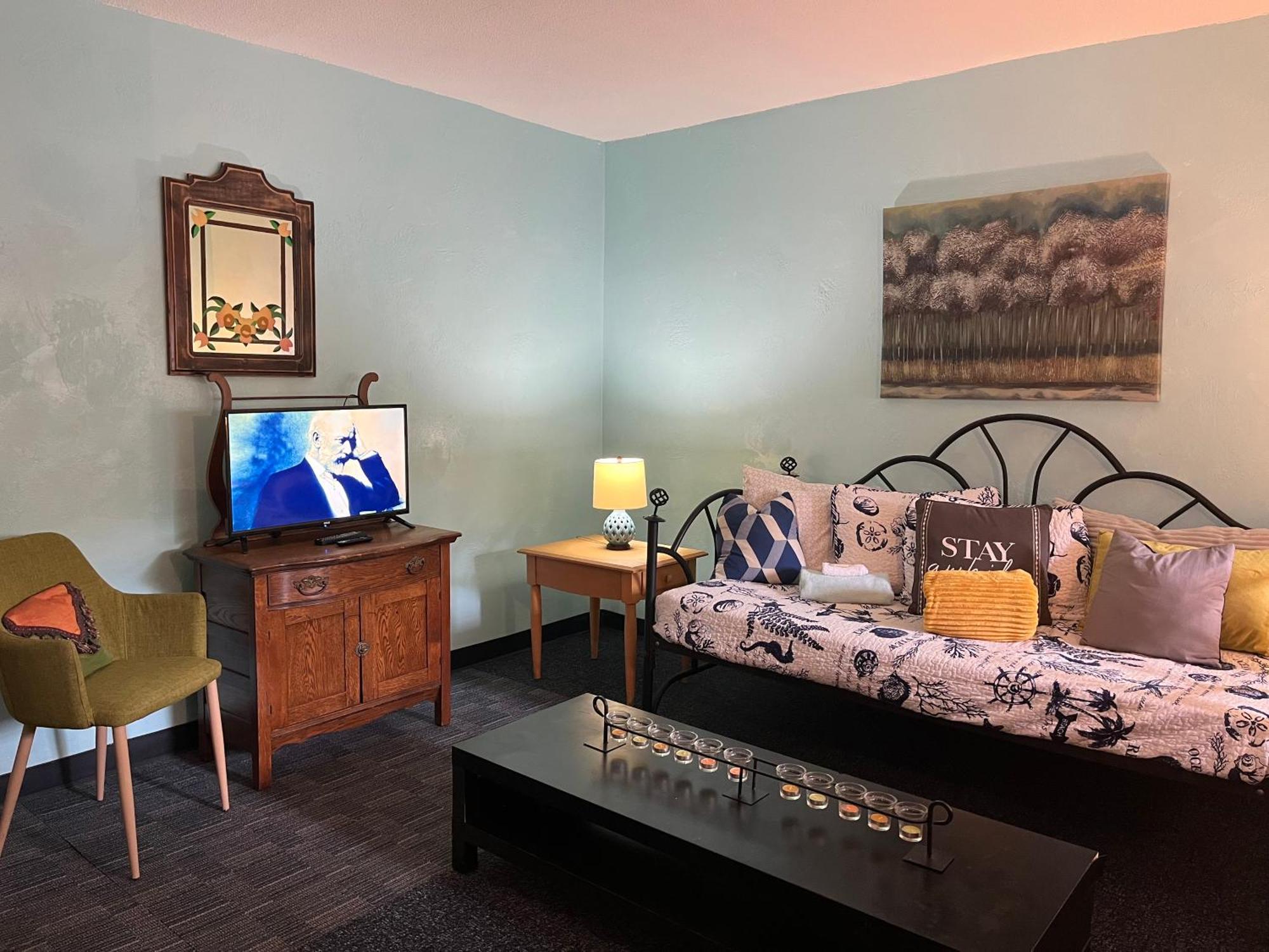 Blue Bell Apartment