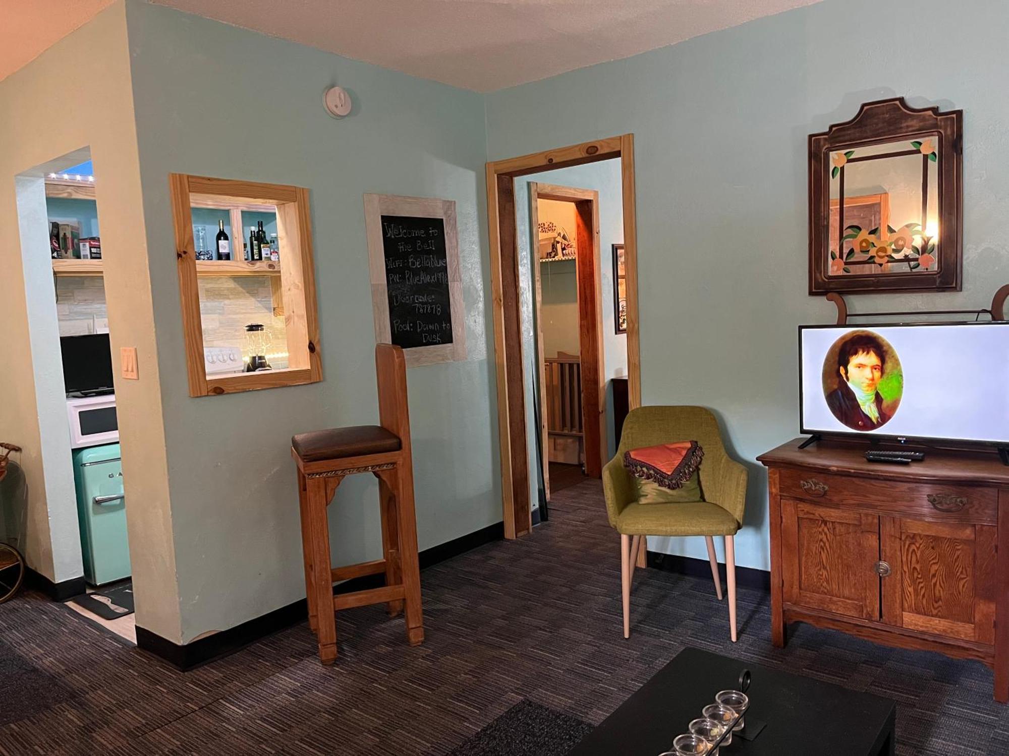 Blue Bell Apartment *