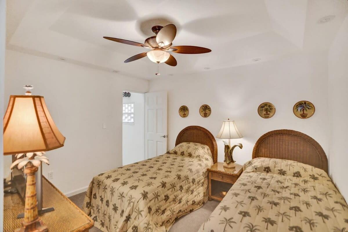 Lauderdale Yacht & Club 411